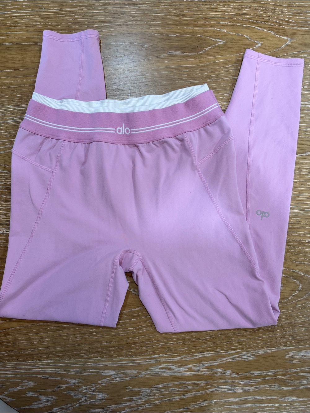 ALO Yoga Airbrush high waist 7/8 better together Candy heart leggings